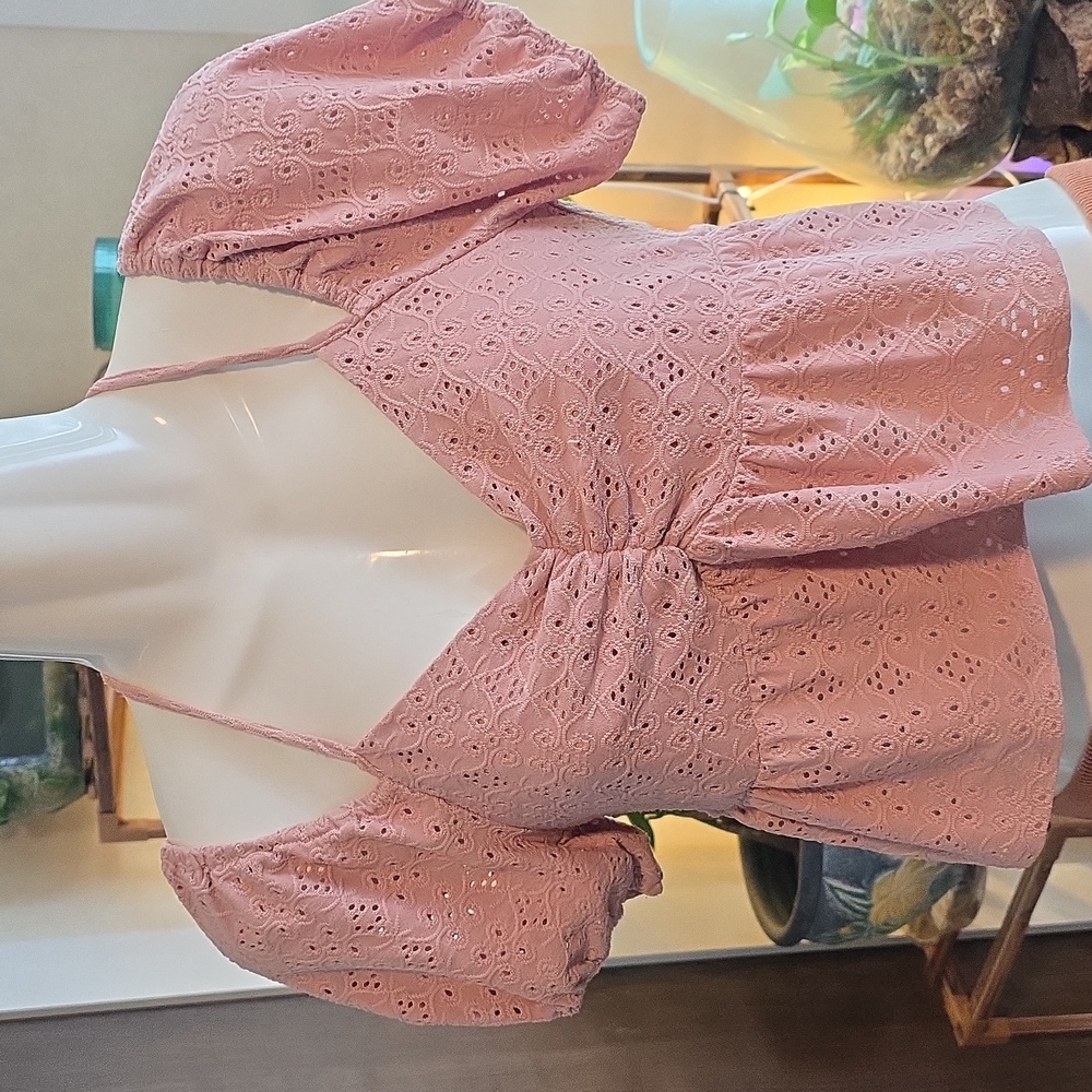 URBAN Romantics Blush Eyelet Puff Sleeve Blouse